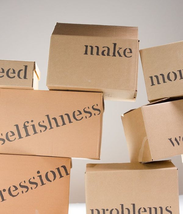 Abstract crystal structure representing deep mental concentration and visual focus