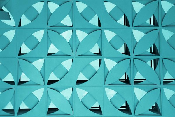 Symmetrical abstract patterns illustrating mental clarity and visual harmony